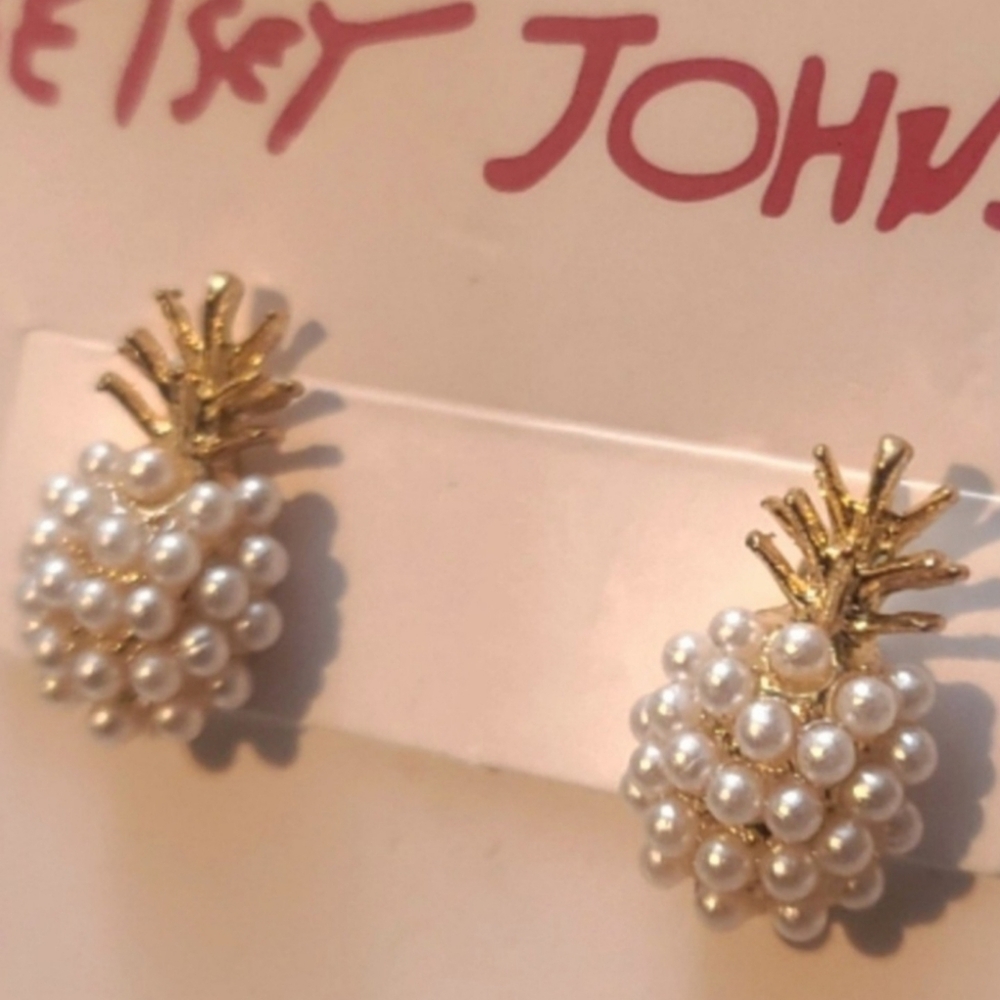 Gold and Pearl Cluster Pineapple Stud Earrings 🍍gold tone trendy